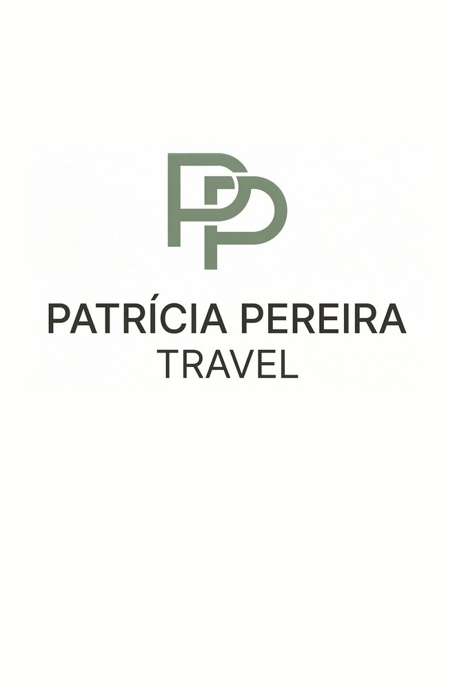 Logótipo Patrícia Pereira Travel: monograma PP em verde-sálvia sobre o nome da marca
